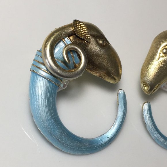 RARE FIND VINTAGE LAUREL BURCH ASSYRIAN RAMS HEAD GOLD VERMEIL EARRINGS - Picture 4 of 11